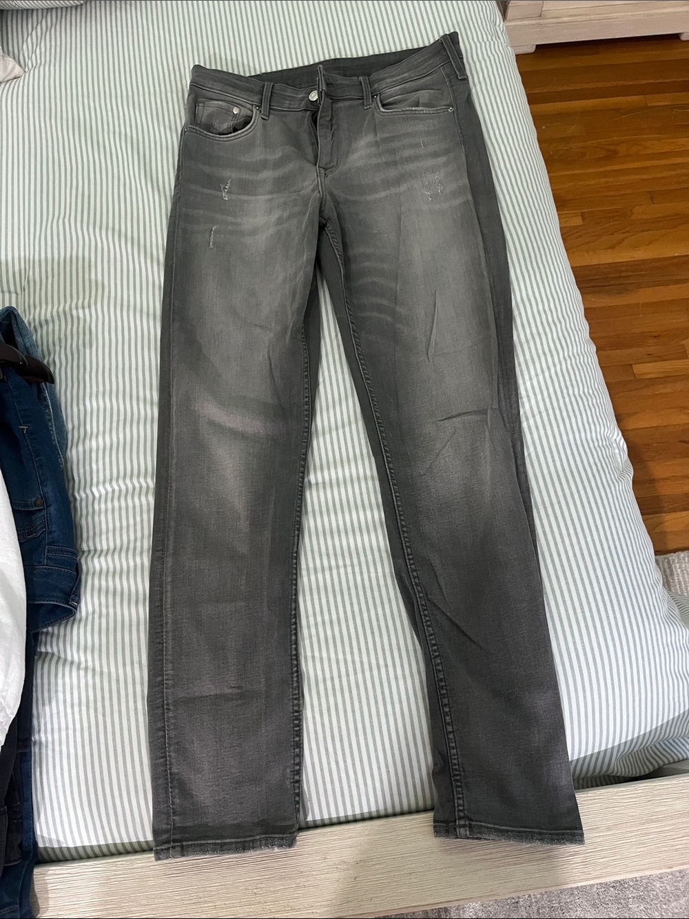 Women's Skinny Gray Washed Jeans